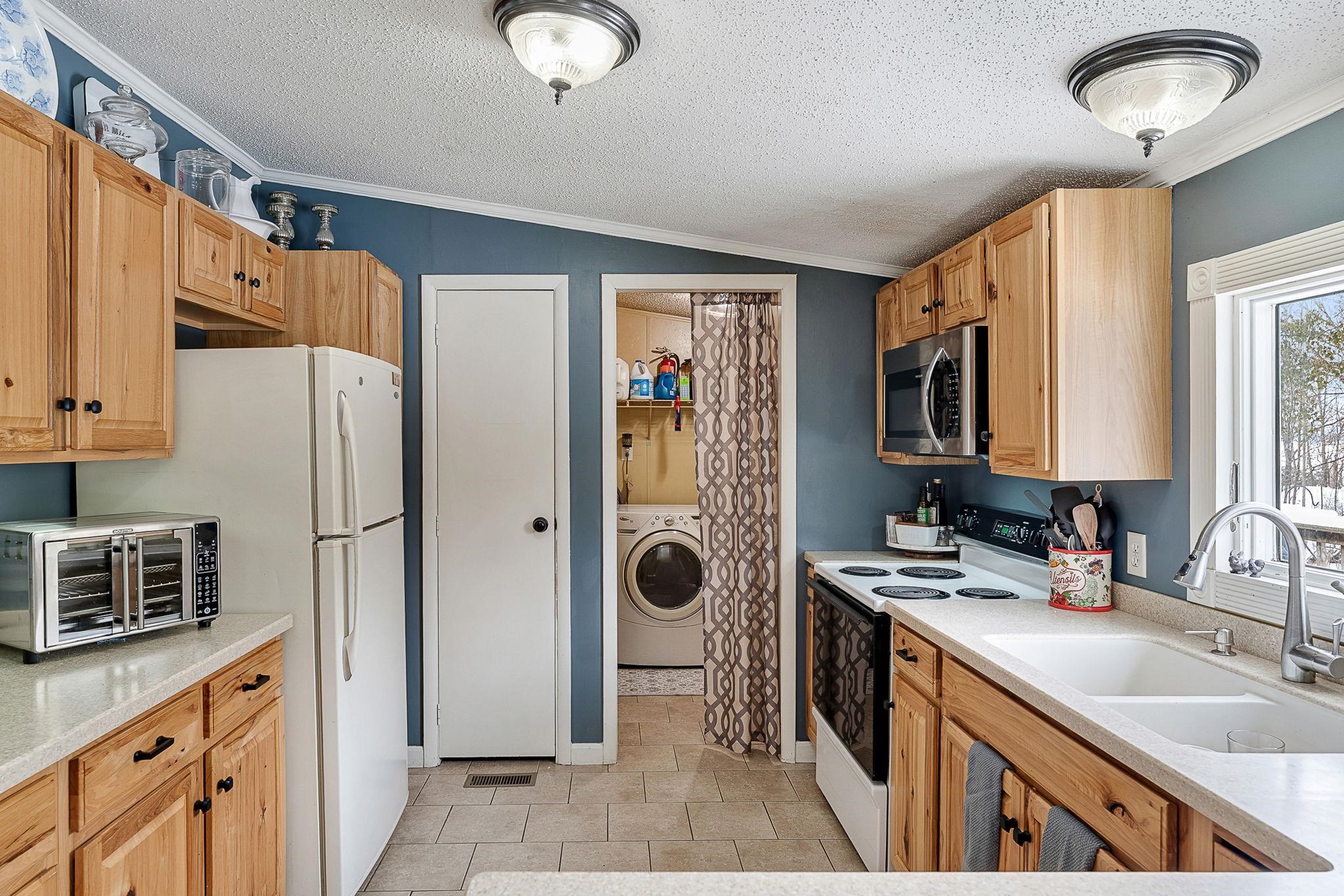 11 Everest Beach Road Milton, VT 05468 - Photo 16 of 47