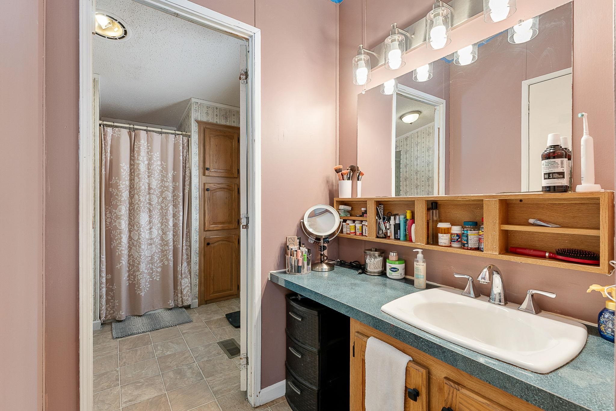 11 Everest Beach Road Milton, VT 05468 - Photo 23 of 47