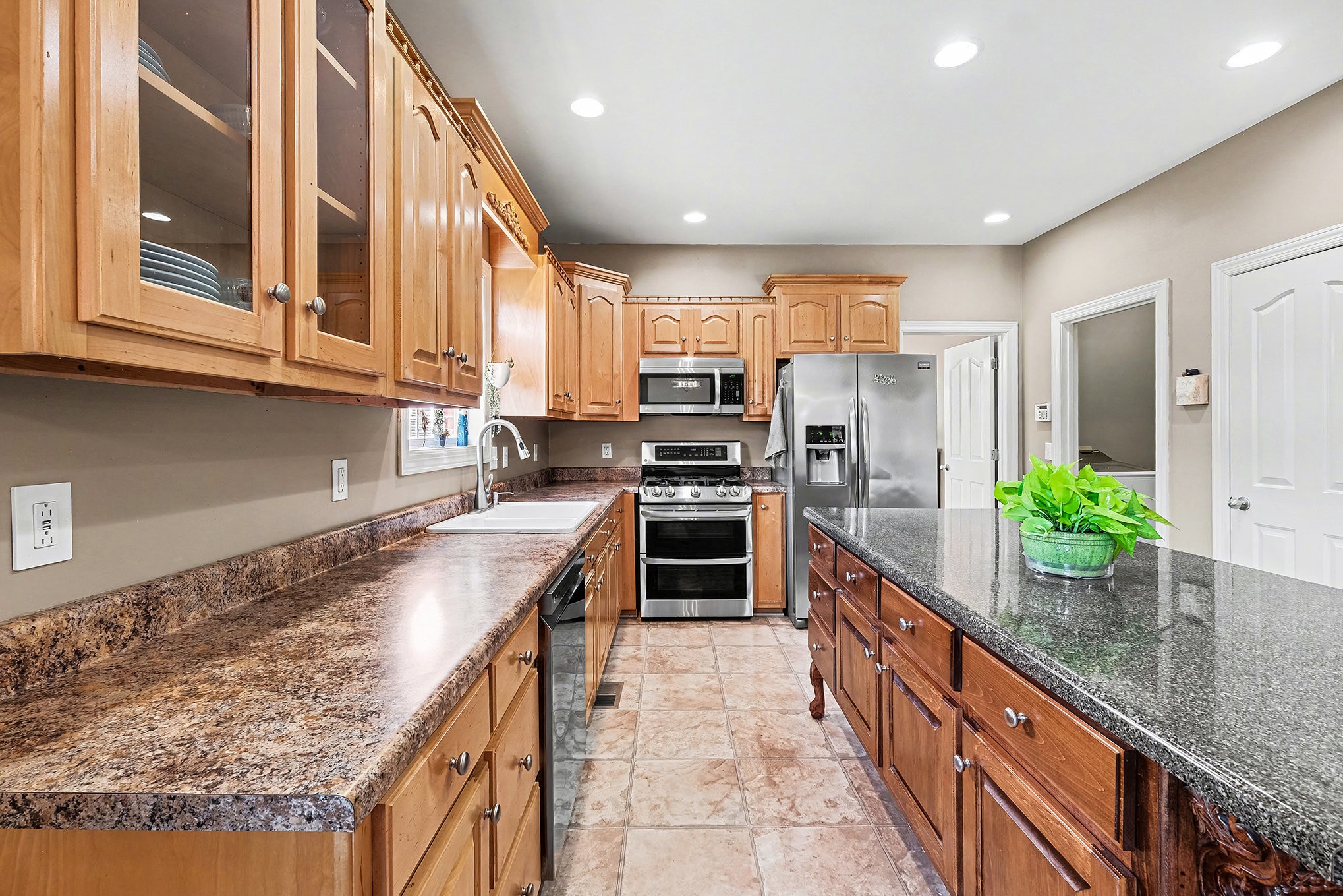 1238 Sam Johnson Road Columbia, TN 38401 - Photo 10 of 33