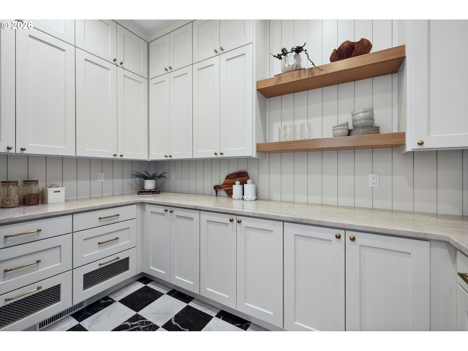 1050 Atwater Road Lake Oswego, OR 97034 - Photo 18 of 44 Pantry