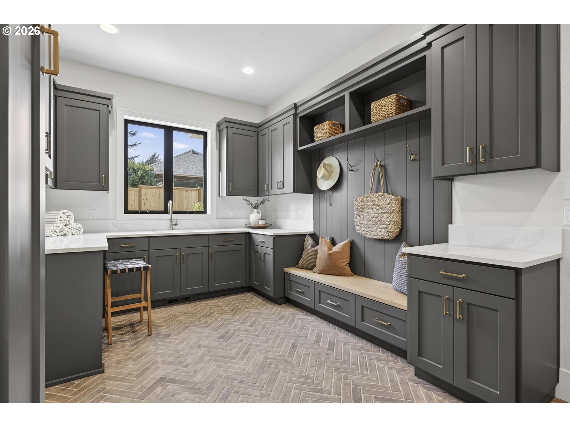 1050 Atwater Road Lake Oswego, OR 97034 - Photo 34 of 44 Laundry