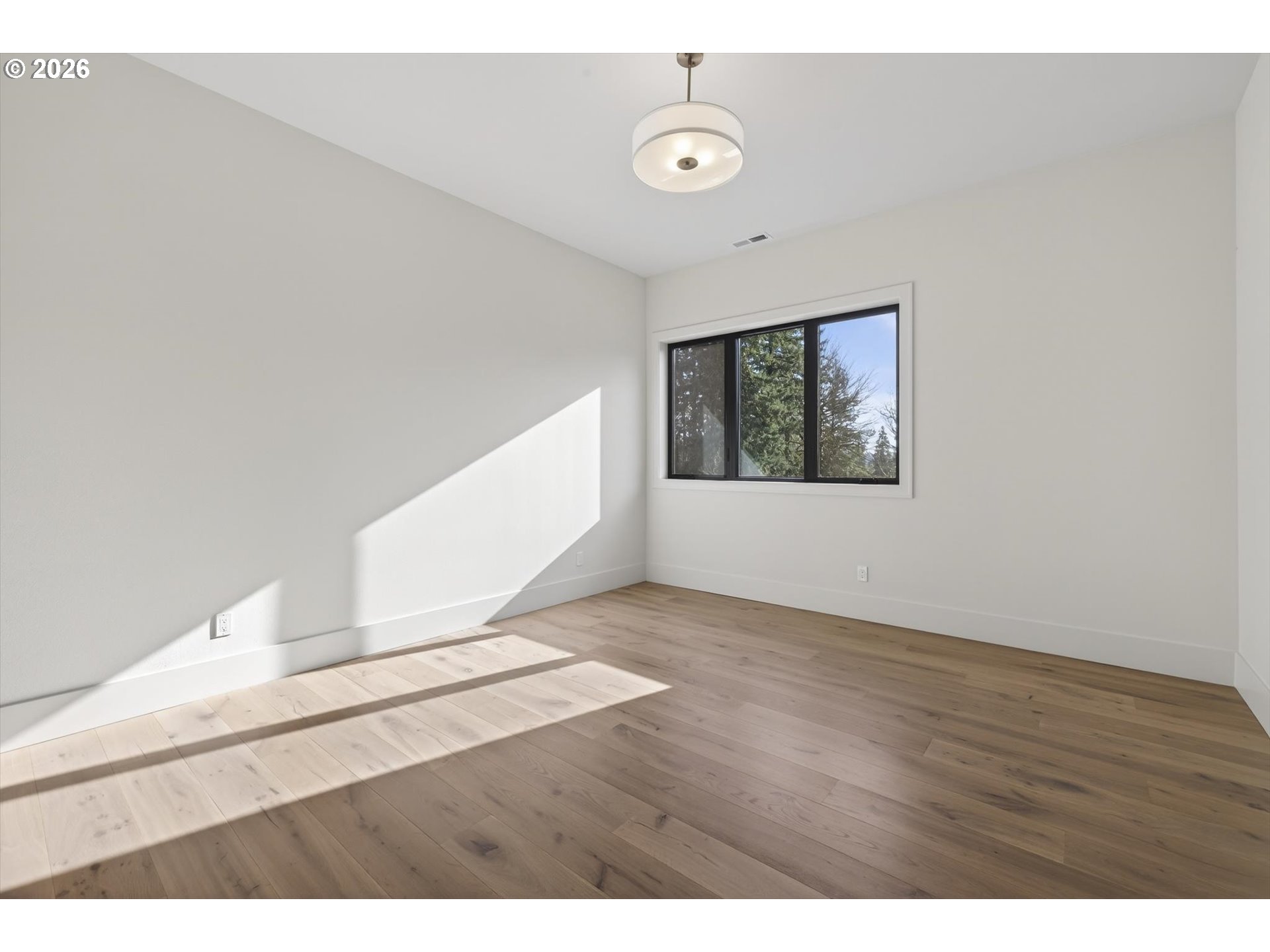 1050 Atwater Road Lake Oswego, OR 97034 - Photo 37 of 44 Bedroom