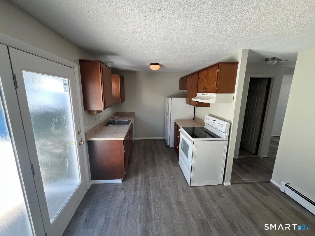 633 Center Street, Unit E Manchester, CT 06040 - Photo 7 of 14