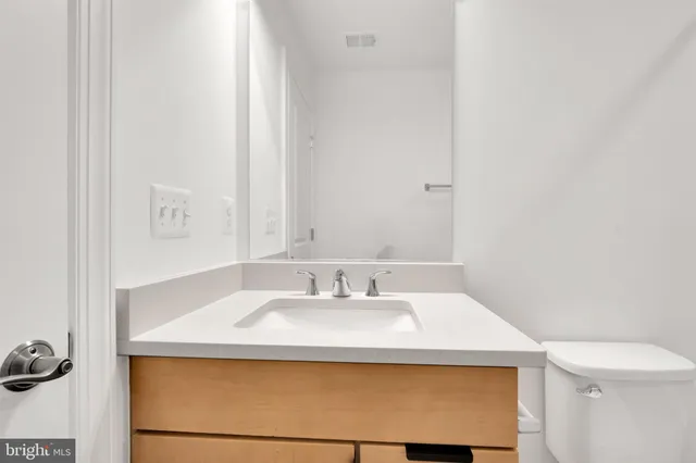 $2,199,000 | 2021 Nordlie Place, Falls Church, VA 22043