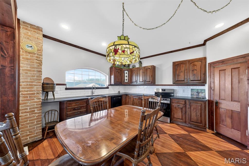 1011 Market Street Hermann, MO 65041 - Photo 3 of 46