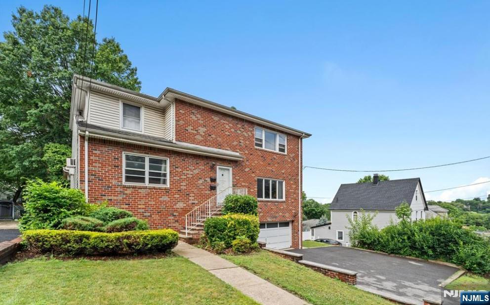 650 Edgewater Avenue, Unit 1 Ridgefield, NJ 07657 - Photo 1 of 4 Gallery Image 1
