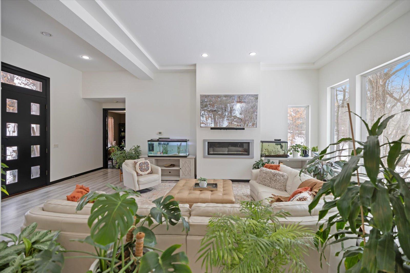 925 Cliff Road Eagan, MN 55123 - Photo 12 of 59