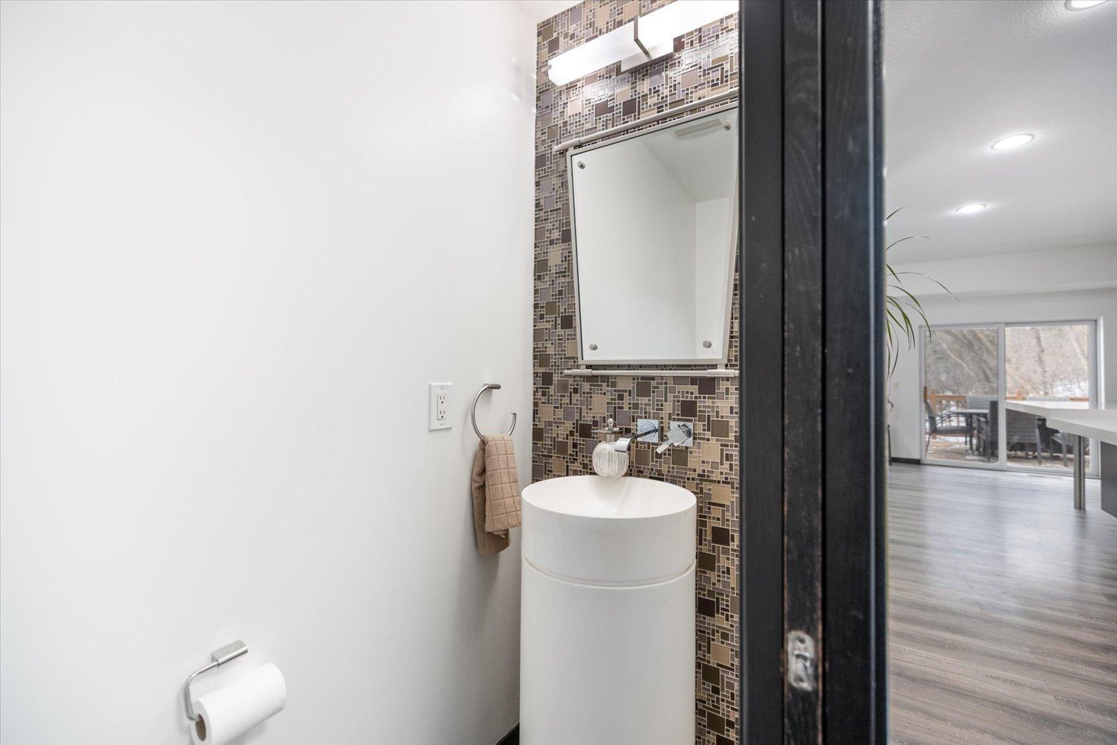 925 Cliff Road Eagan, MN 55123 - Photo 24 of 59