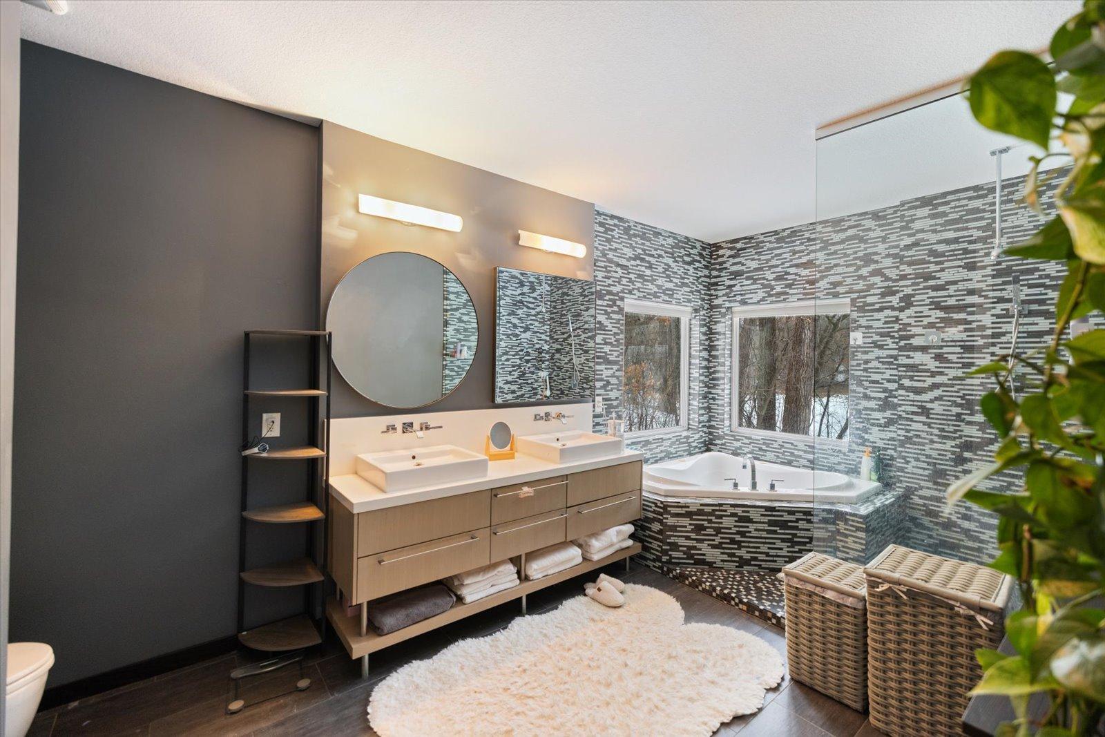 925 Cliff Road Eagan, MN 55123 - Photo 27 of 59