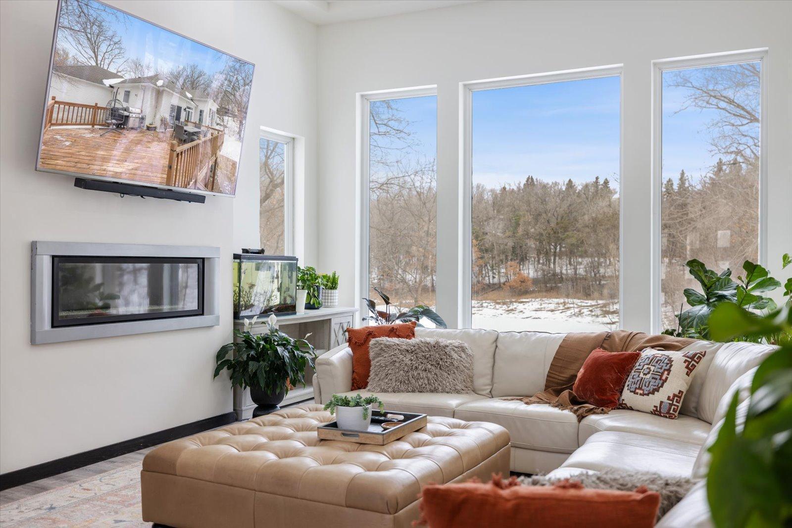 925 Cliff Road Eagan, MN 55123 - Photo 6 of 59