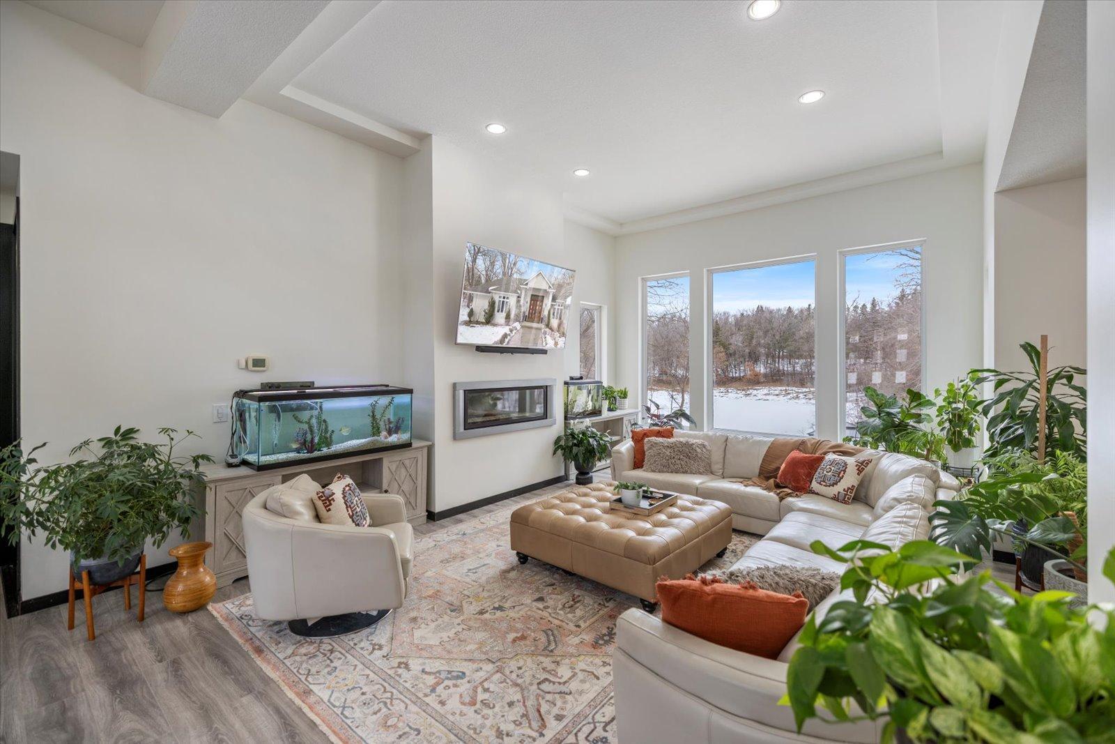 925 Cliff Road Eagan, MN 55123 - Photo 7 of 59