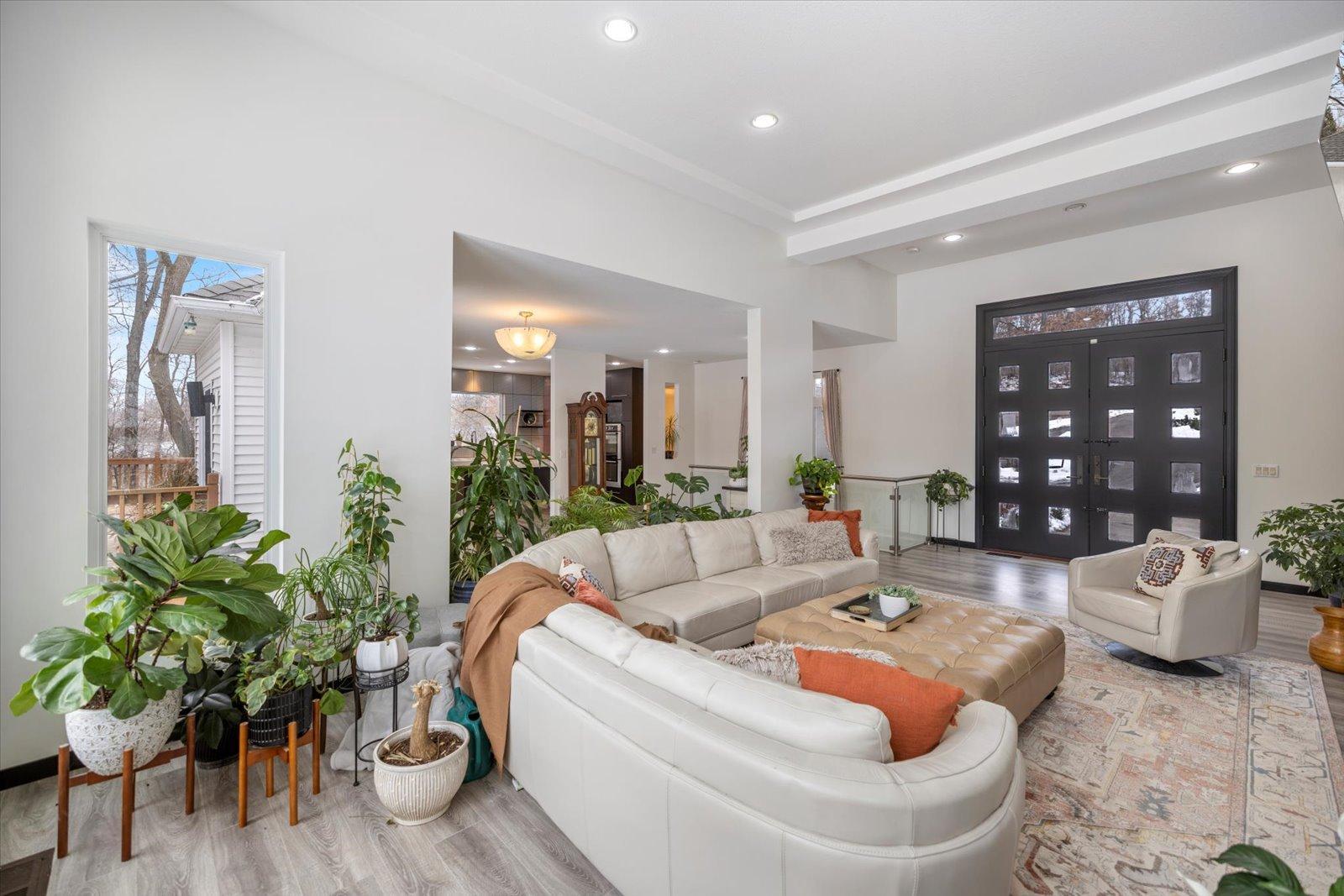 925 Cliff Road Eagan, MN 55123 - Photo 9 of 59