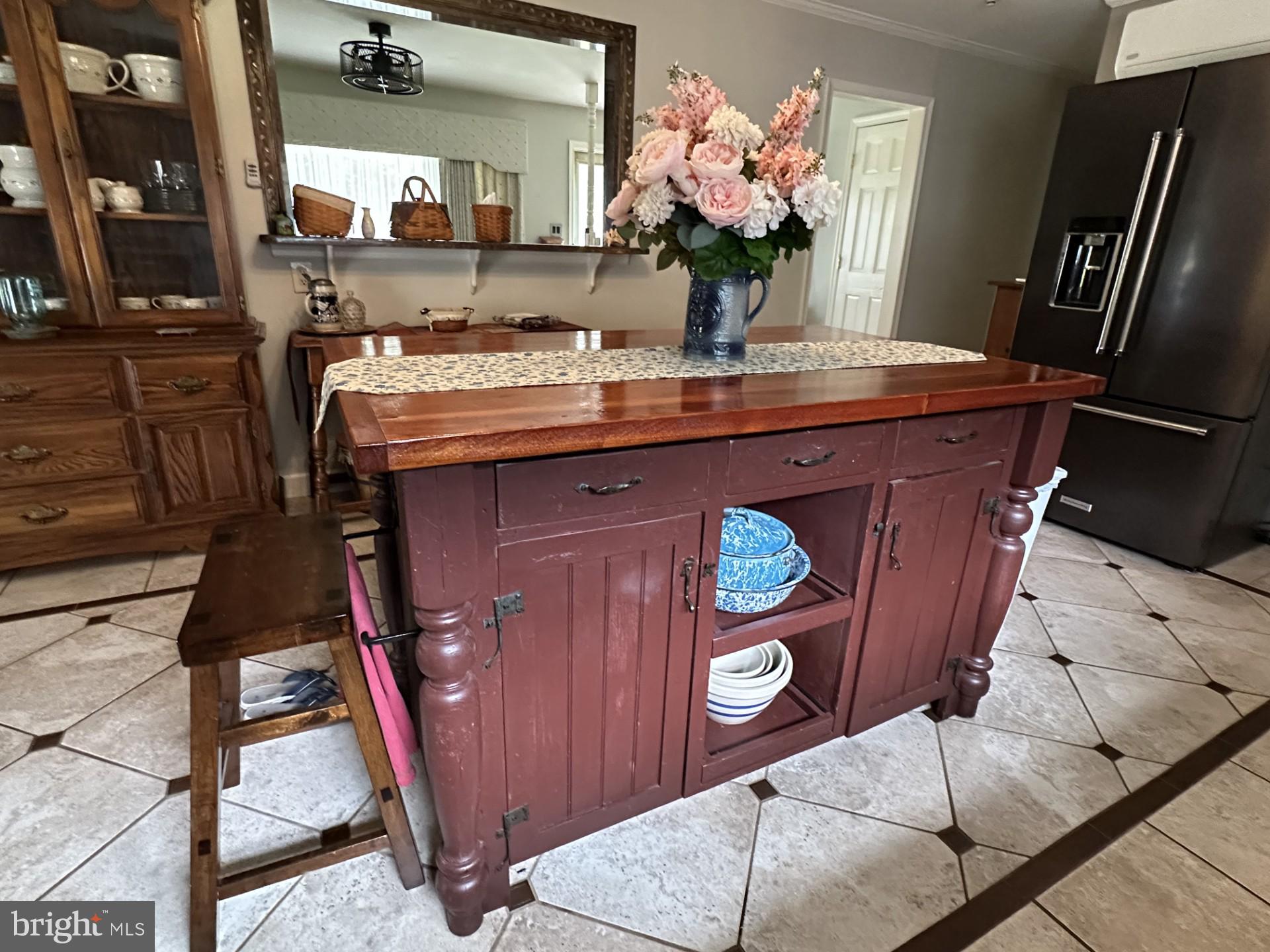 28402 Liden School Road Denton, MD 21629 - Photo 21 of 59 a bathroom with a sink and a mirror