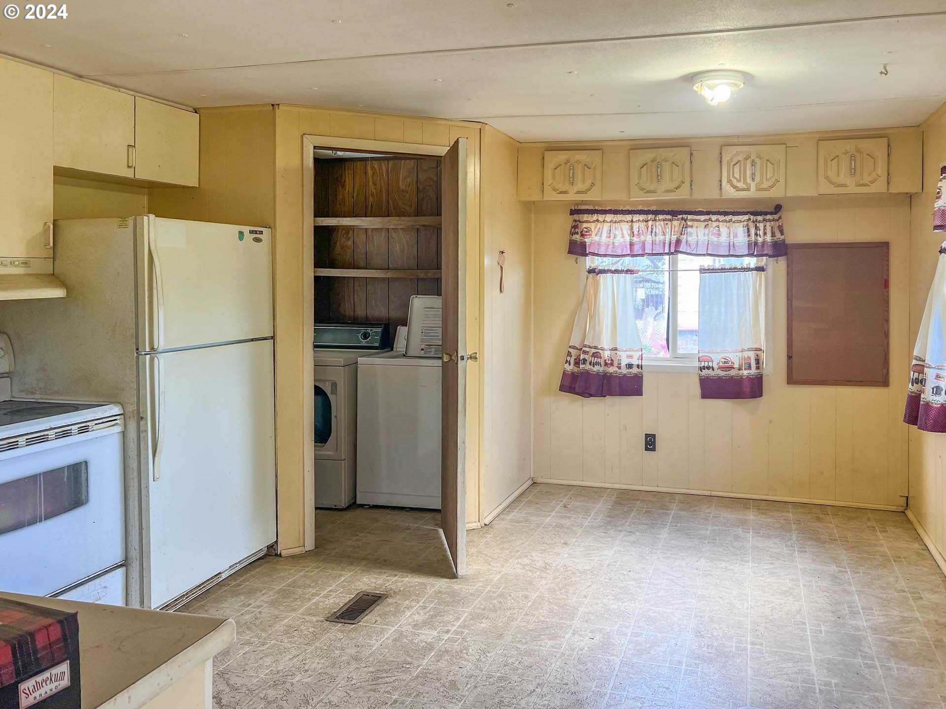 124 Estate Loop Winston, OR 97496 - Photo 8 of 21 Gallery Image 8