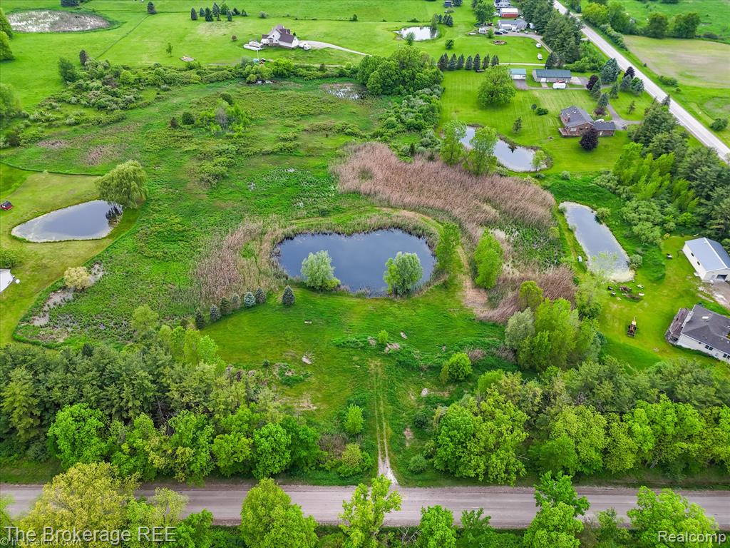 3020 Merwin Road Lapeer, MI 48446 - Photo 3 of 33