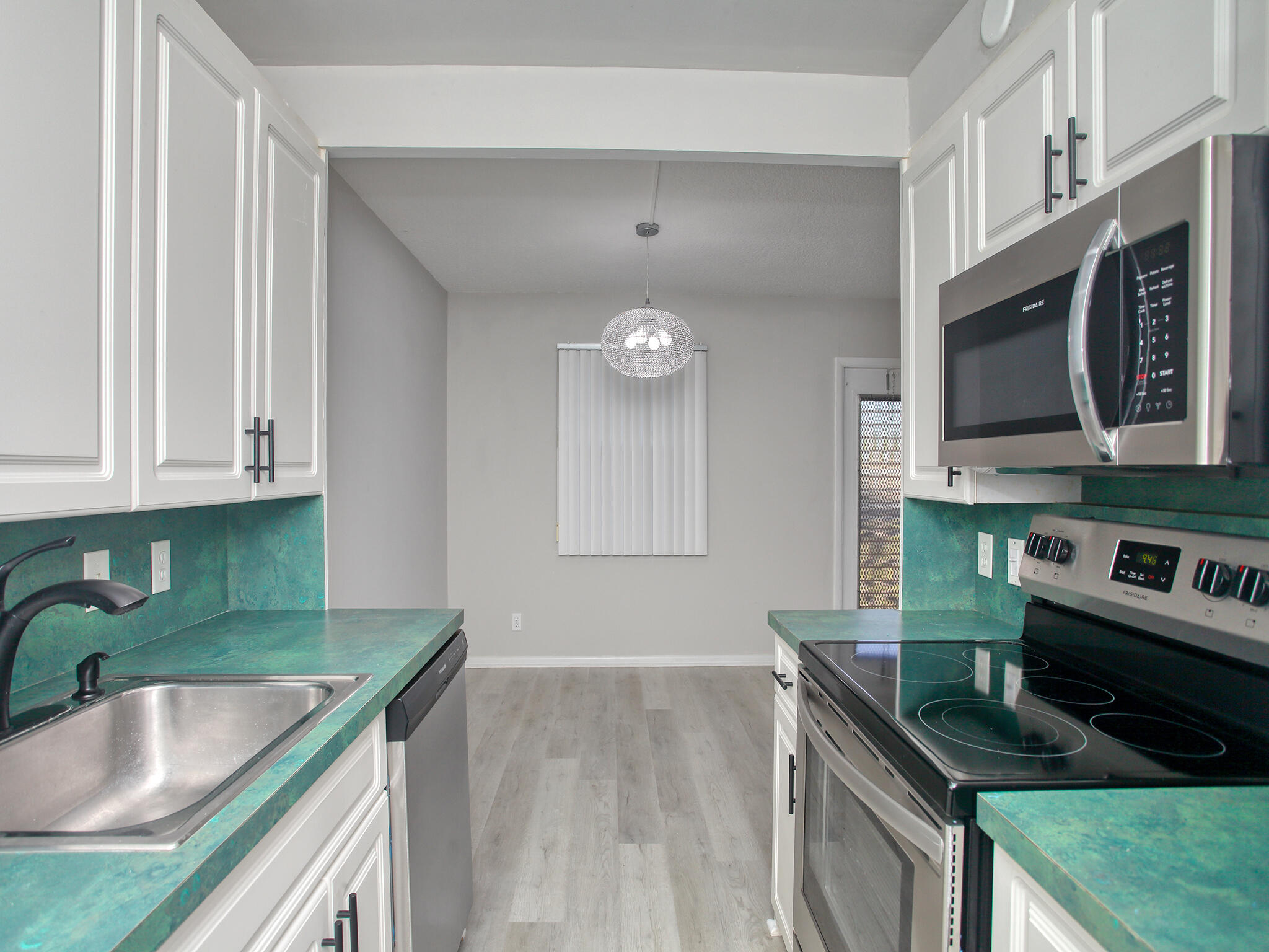 3015 Guildford East Boca Raton, FL 33434 - Photo 12 of 41 KITCHEN
