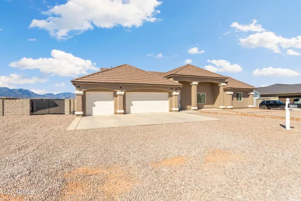 $490,000 | 4156 South Lois Lane, Sierra Vista, AZ 85650