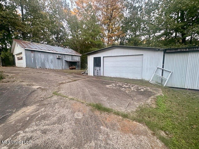 231 Cedar Drive Pope, MS 38658 - Photo 17 of 18 garages2-2