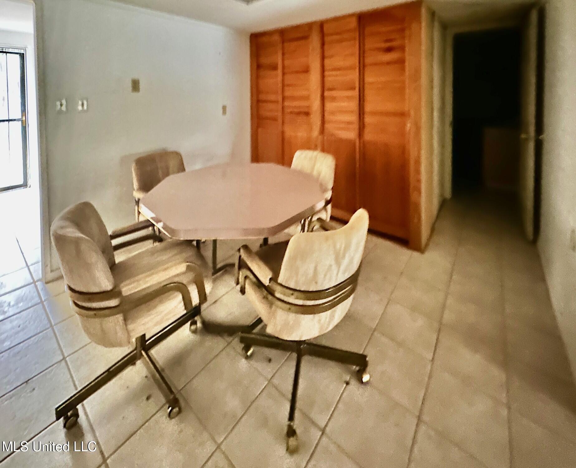 231 Cedar Drive Pope, MS 38658 - Photo 9 of 18 Dining1