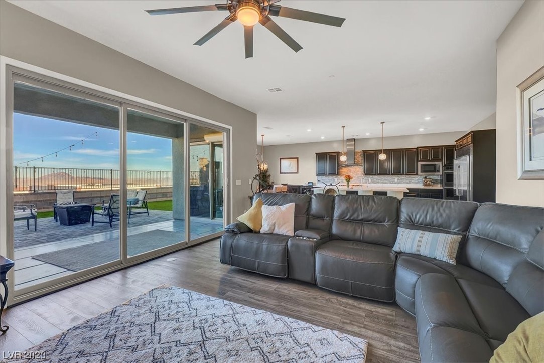 2170 Sunset Valley Street Henderson, NV 89052 - Photo 13 of 54