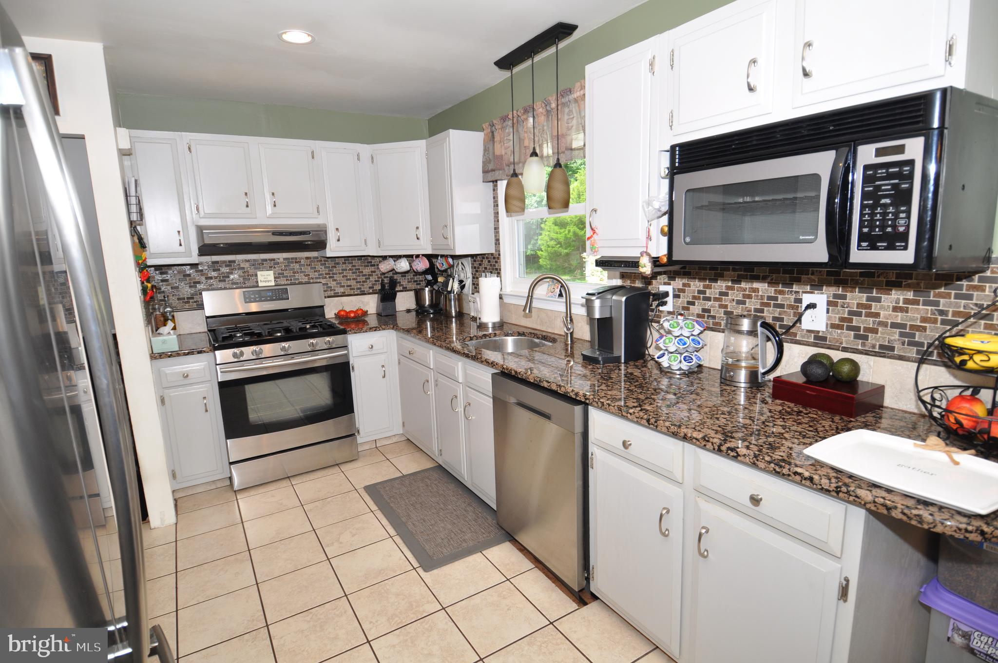 5 Spruce Road Burlington, NJ 08016 - Photo 8 of 41
