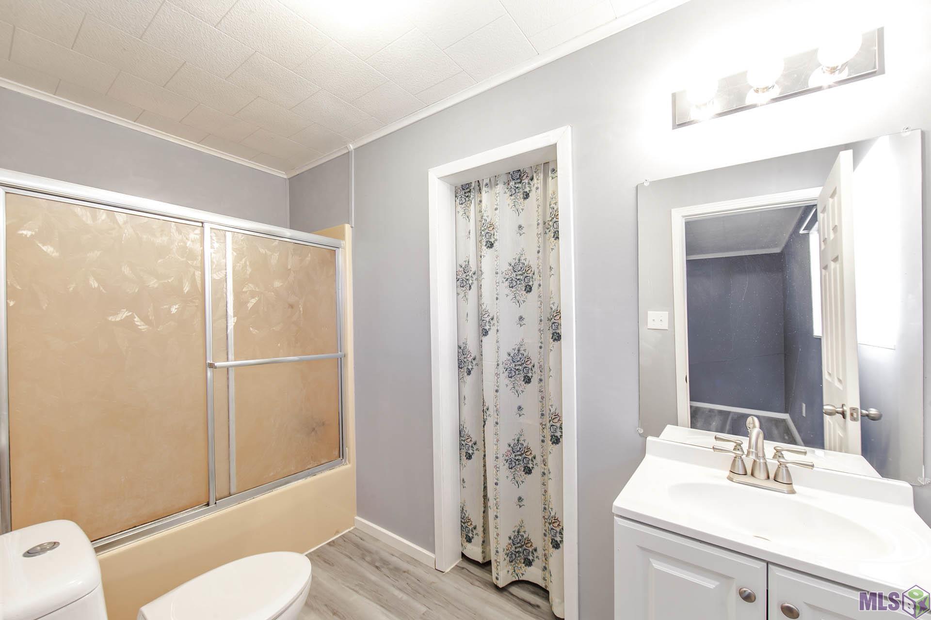 373 Chester Lee Street Larose, LA 70373 - Photo 7 of 14