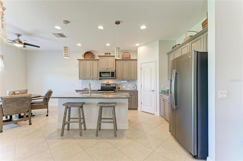 7750 Ridgelake Circle Bradenton, FL 34203 - Photo 20 of 40