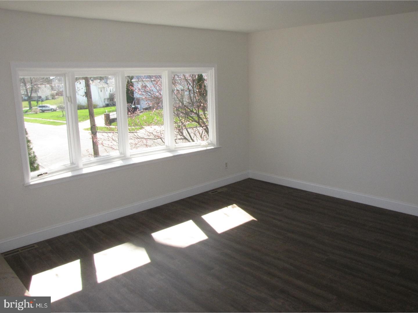 471 Byron Road Warminster, PA 18974 - Photo 3 of 19