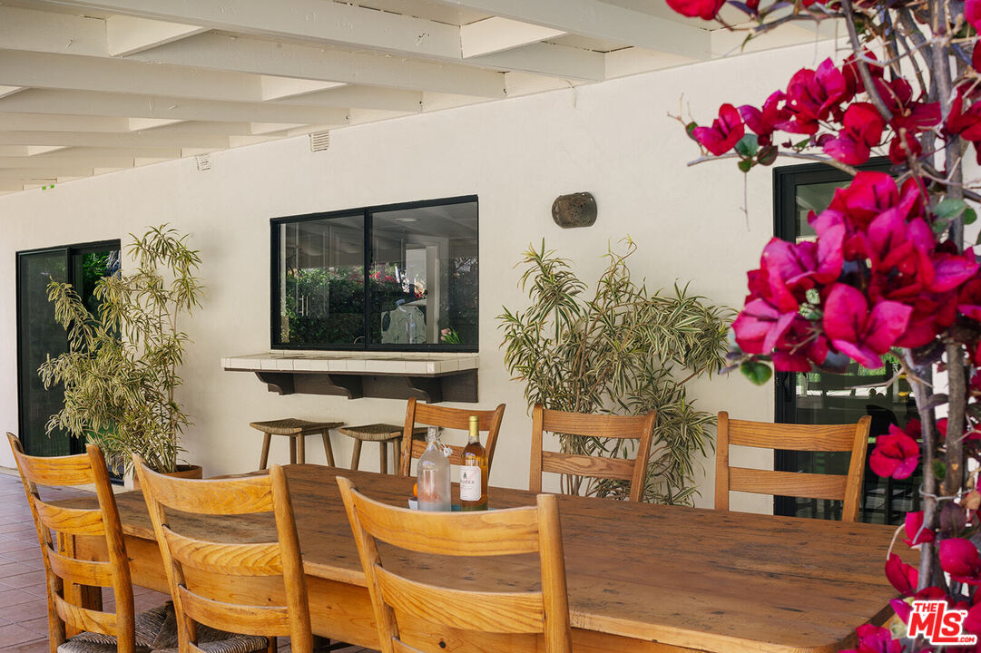 3122 Arrowhead Drive Los Angeles, CA 90068 - Photo 35 of 41 a outdoor living space with furniture