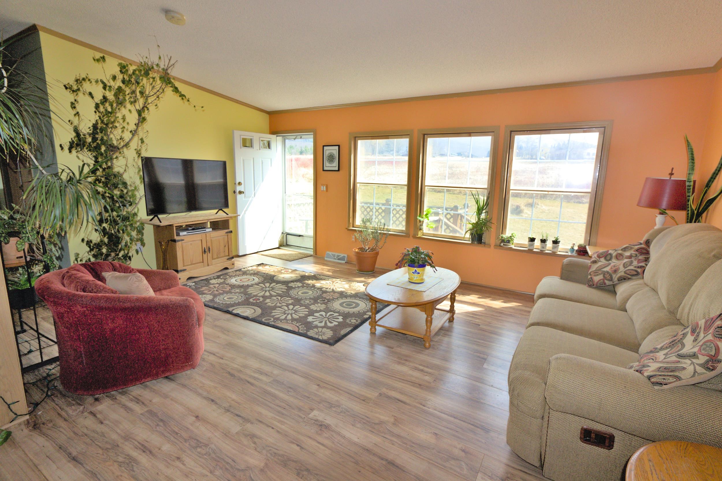 544 Gore Road Bennington, VT 05201 - Photo 4 of 34