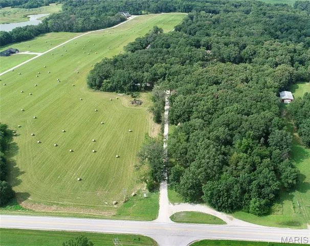 $67,500 | Lot 24 Red Oak Road, Maywood, MO 63454