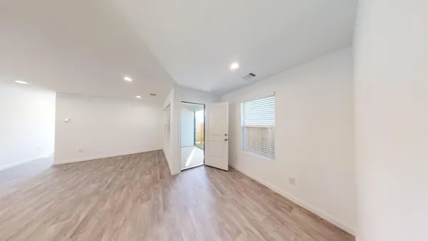 $1,500 | 16811 North Marie Vlg Drive, Conroe, TX 77306