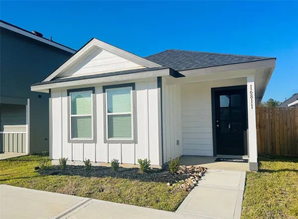$1,500 | 16811 North Marie Vlg Drive, Conroe, TX 77306