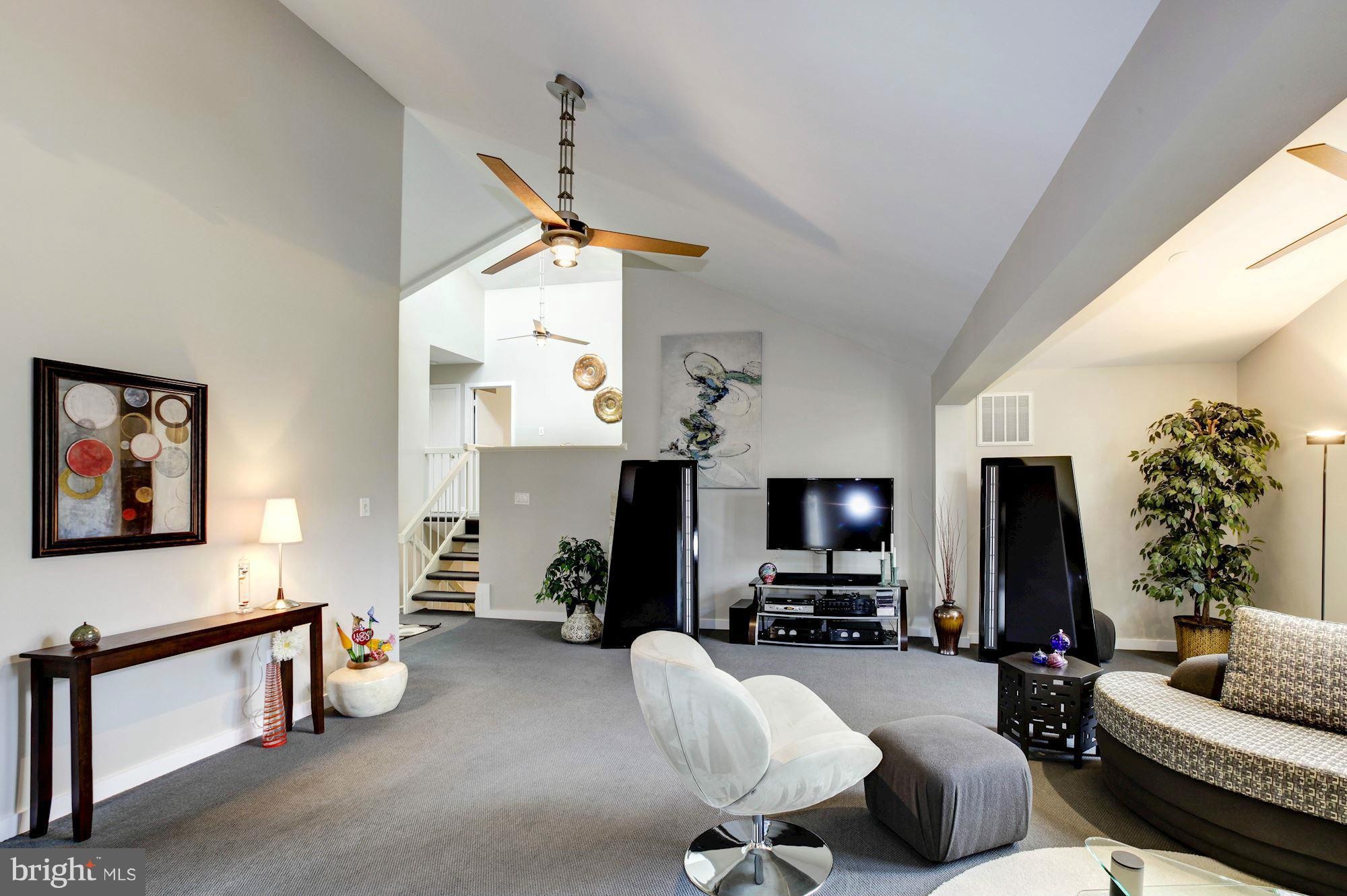 2472 Freetown Drive Reston, VA 20191 - Photo 4 of 30 Living Room