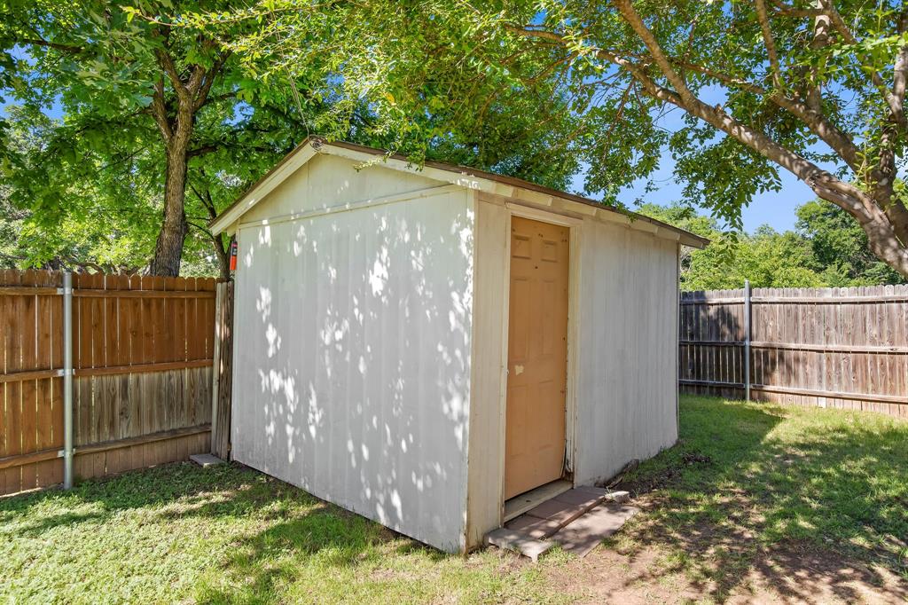 900 West Reeves Decatur, TX 76234 - Photo 28 of 32