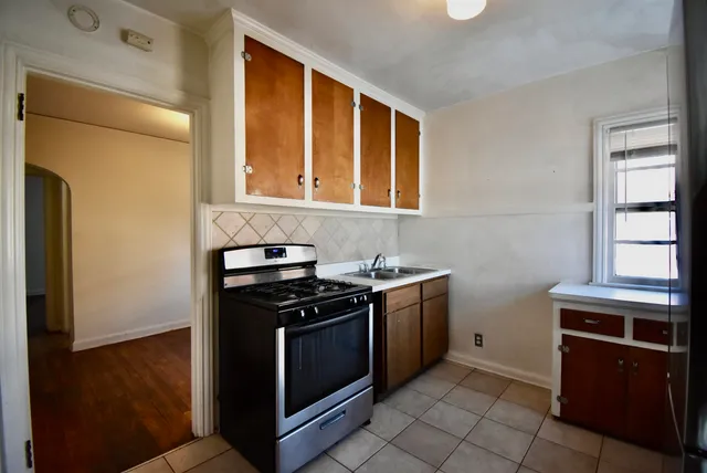 $169,900 | 216 Carlton Terrace, Rockford, IL 61103