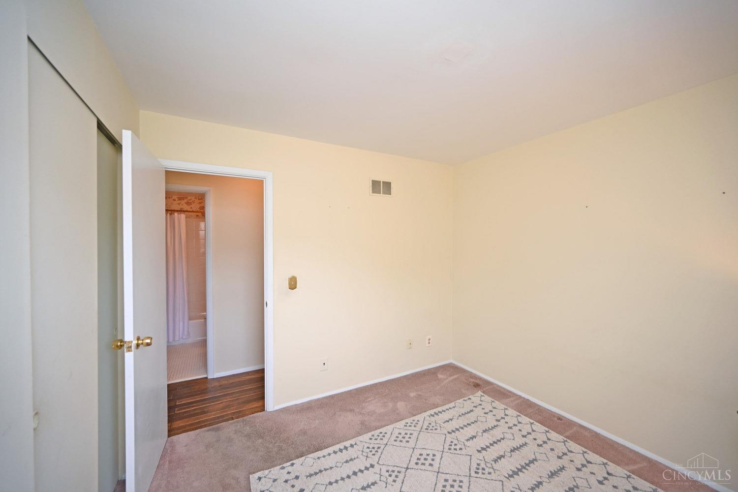 1248 Linneman Road Cincinnati, OH 45238 - Photo 26 of 39 Gallery Image 26