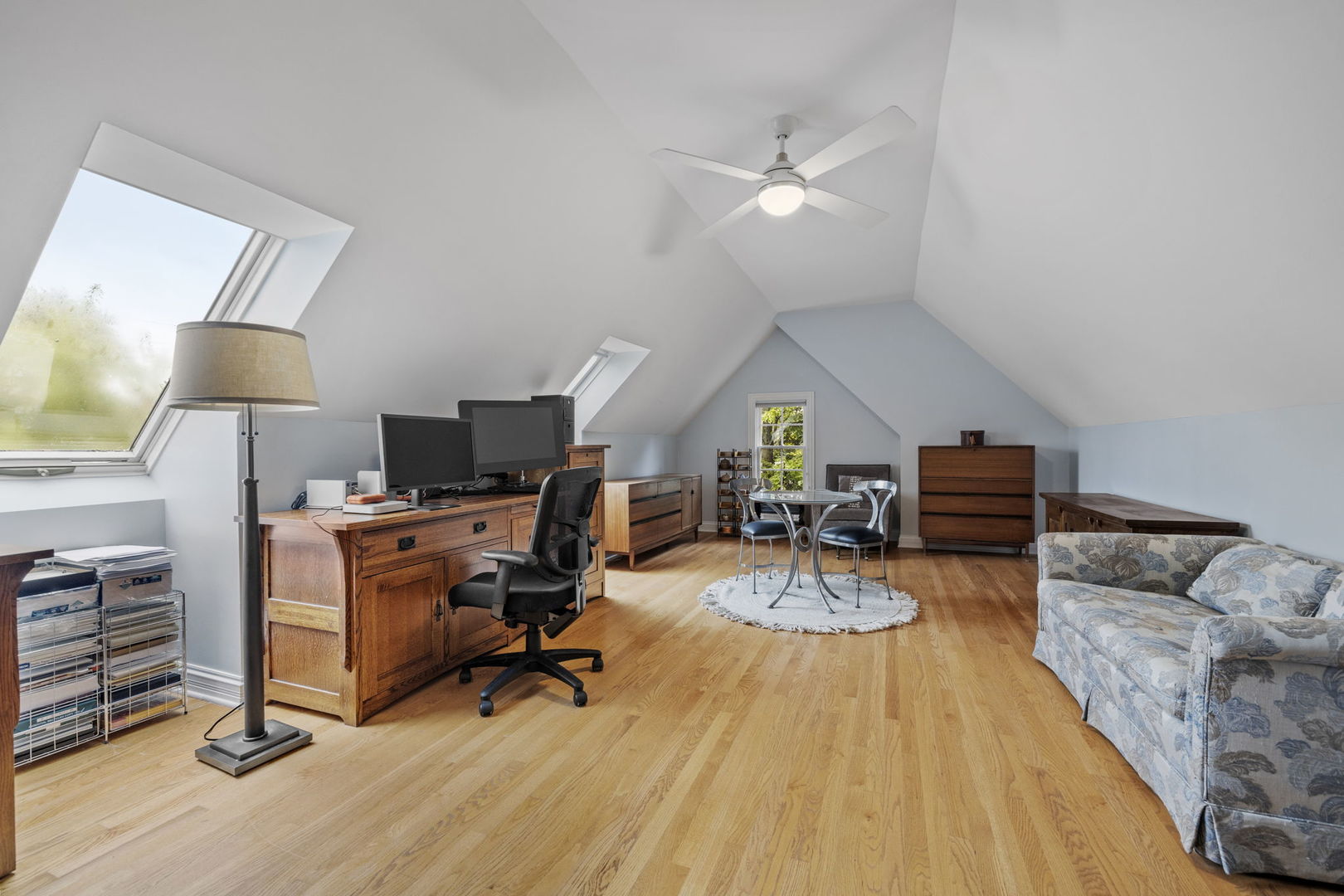 3855 Glendenning Road Downers Grove, IL 60515 - Photo 16 of 39 a view of a livingroom with furniture and a workspace