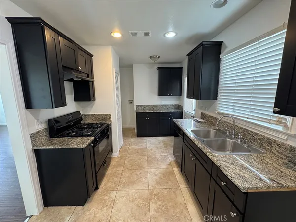 $699,950 | 863 North Workman Street, San Fernando, CA 91340