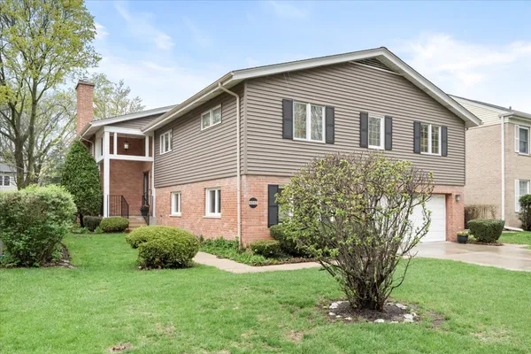 $879,000 | 9242 Ridgeway Avenue, Evanston, IL 60203