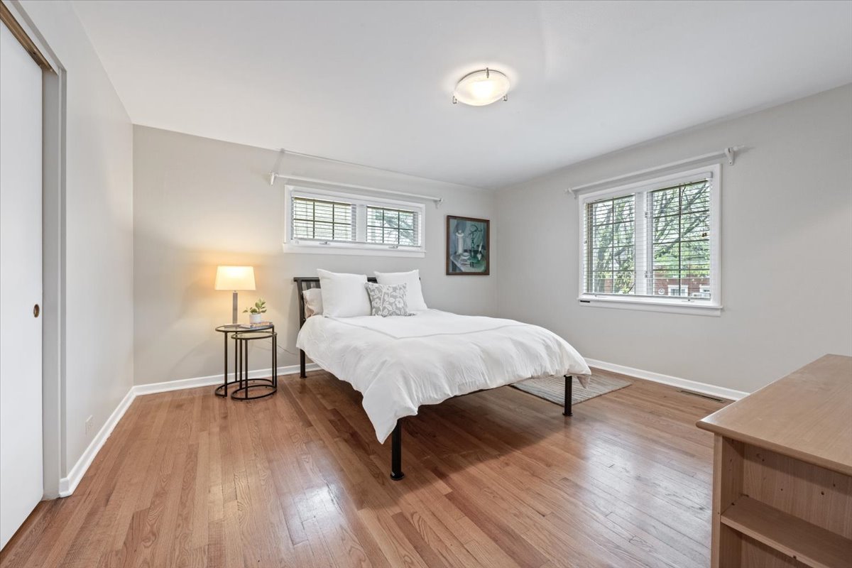 9242 Ridgeway Avenue Evanston, IL 60203 - Photo 11 of 30