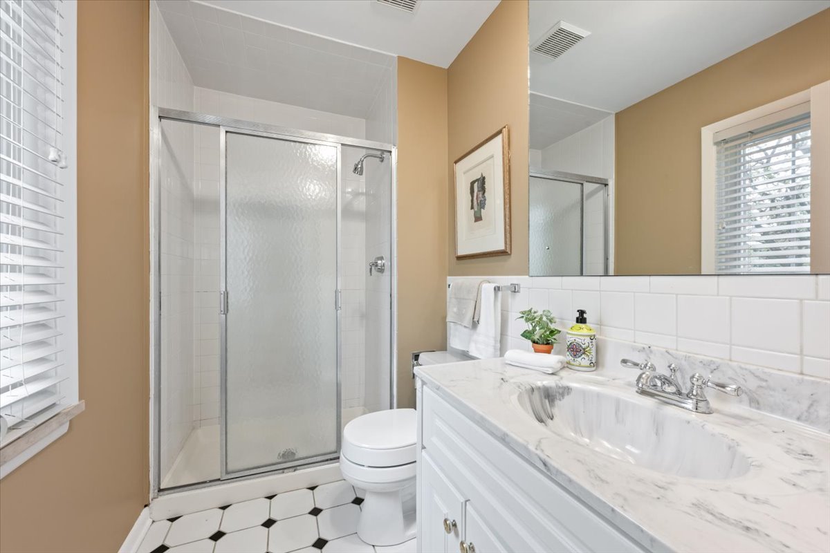 9242 Ridgeway Avenue Evanston, IL 60203 - Photo 16 of 30