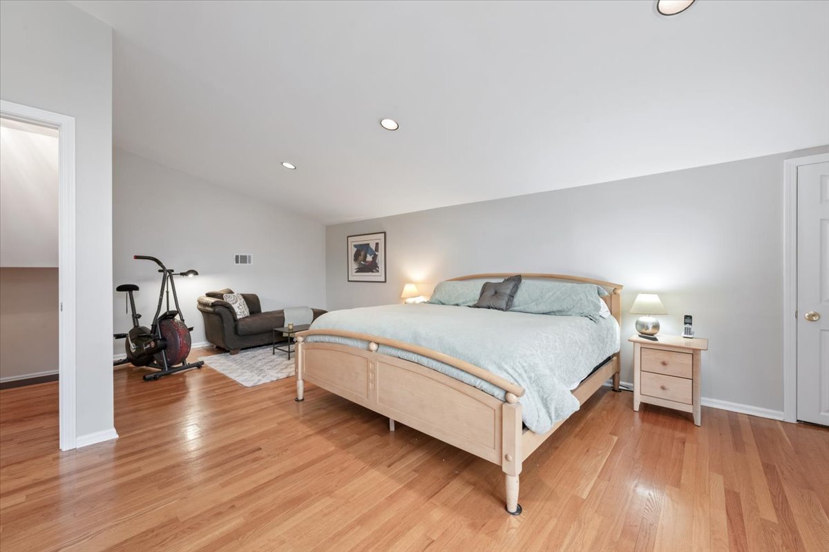 9242 Ridgeway Avenue Evanston, IL 60203 - Photo 17 of 30