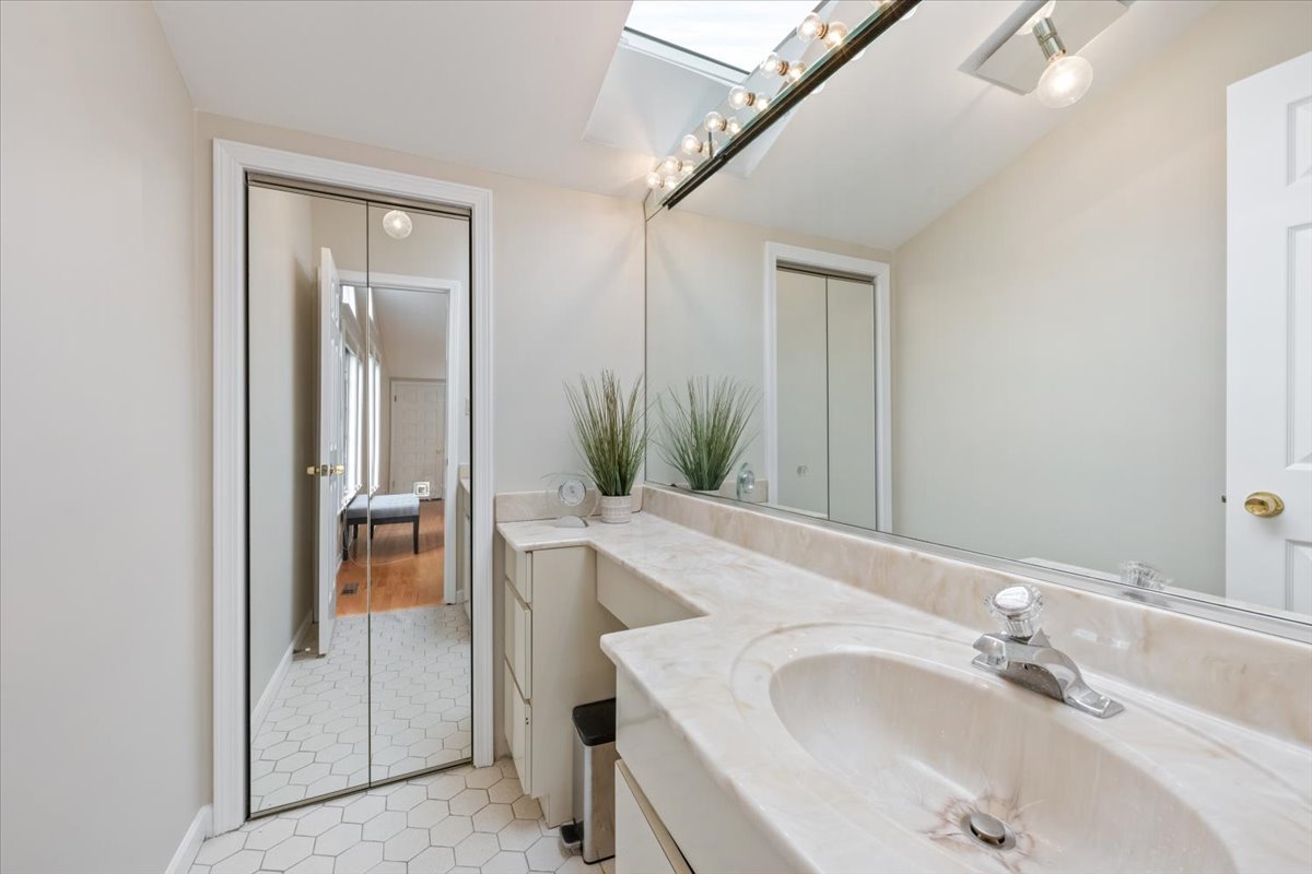 9242 Ridgeway Avenue Evanston, IL 60203 - Photo 20 of 30