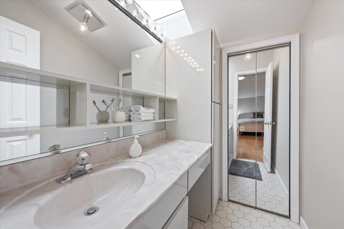 9242 Ridgeway Avenue Evanston, IL 60203 - Photo 21 of 30