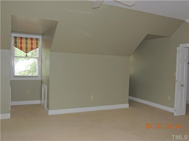 1602 Springview Lane Durham, NC 27705 - Photo 12 of 24 Gallery Image 12