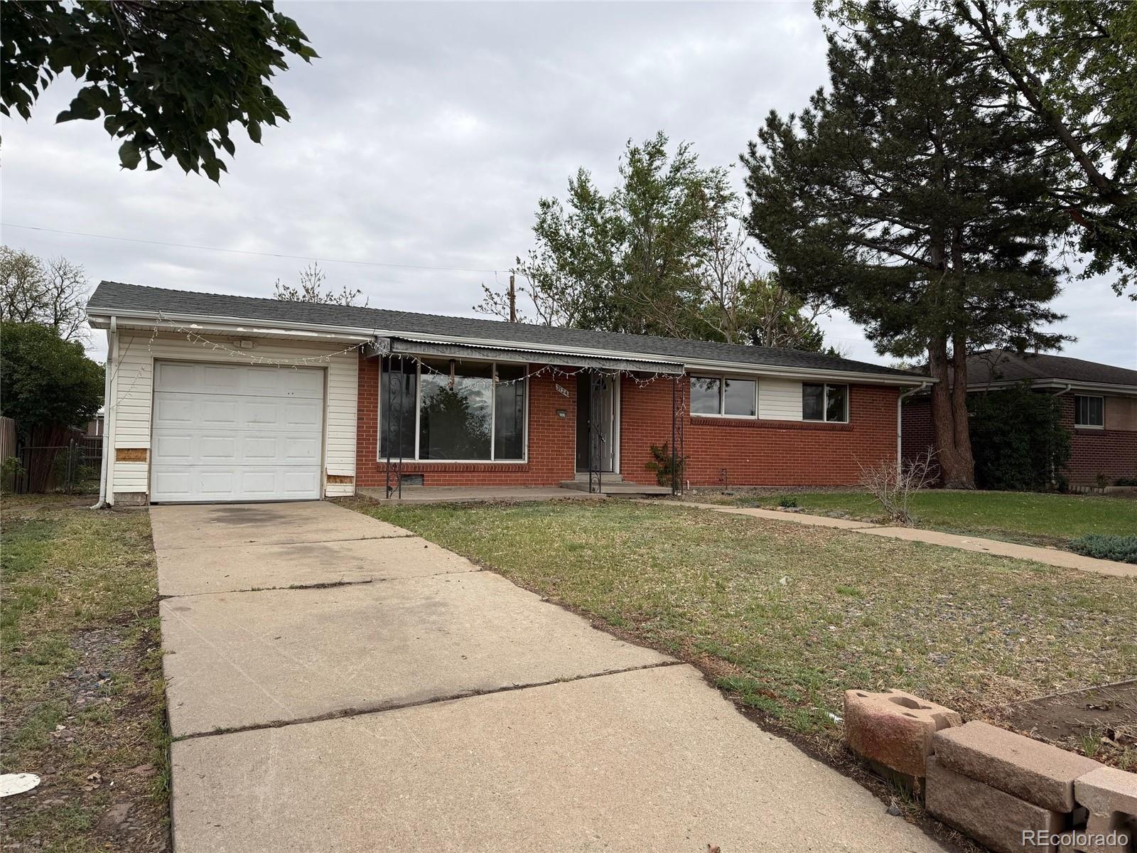 3124 Quari Street Aurora, CO 80011 - Photo 2 of 28