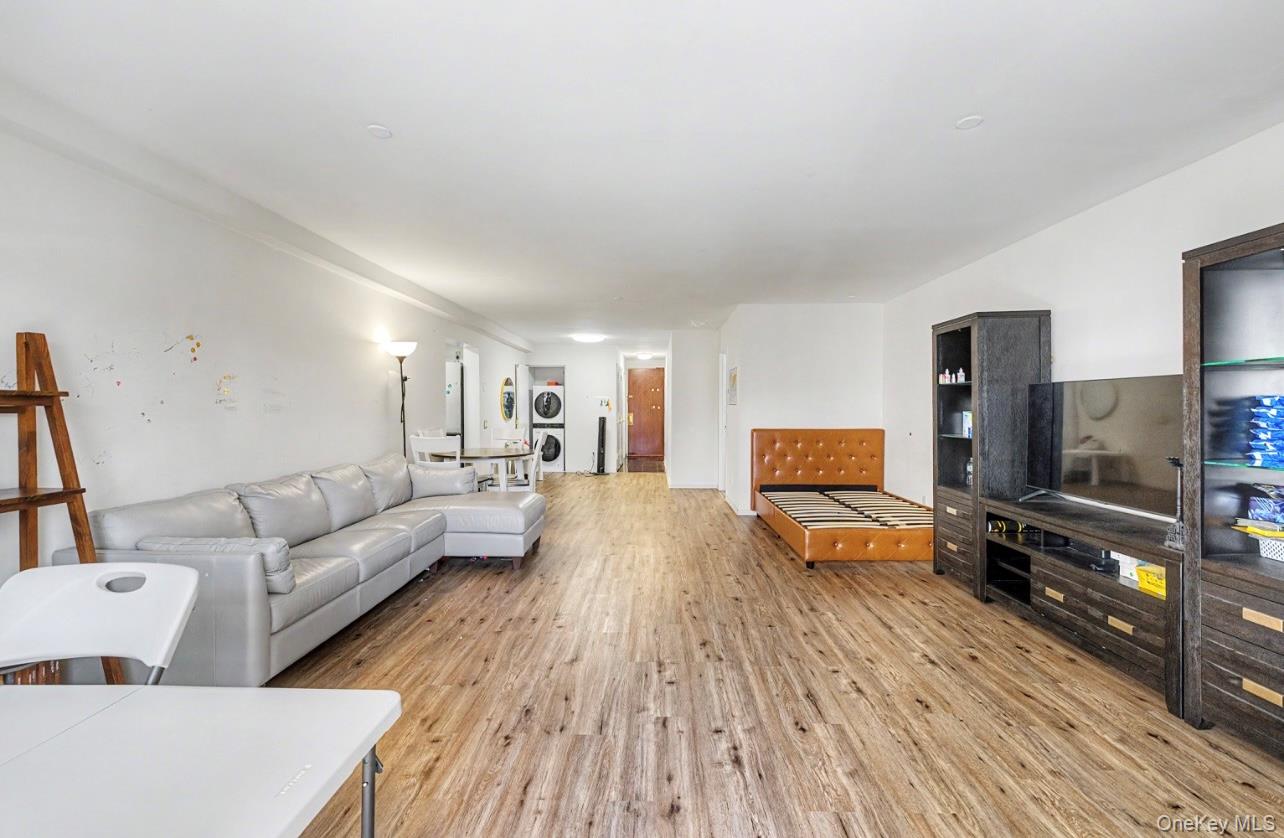 100 Great Neck Road, Unit 4D Great Neck, NY 11021 - Photo 14 of 32