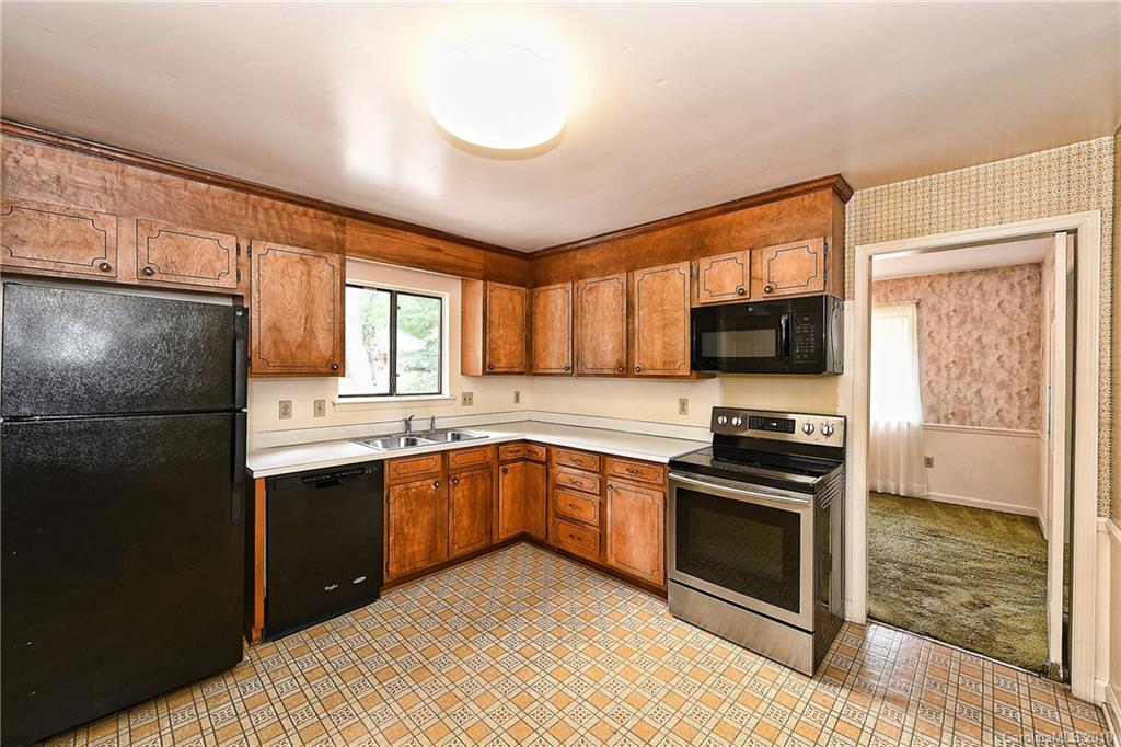 3612 Huckleberry Road Charlotte, NC 28210 - Photo 2 of 30 Gallery Image 2
