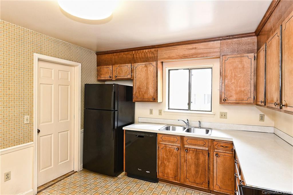 3612 Huckleberry Road Charlotte, NC 28210 - Photo 4 of 30 Gallery Image 4
